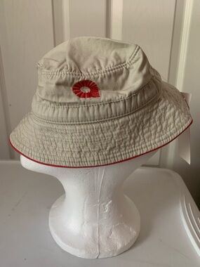 Akademiks Beige Bucket Hat with Red Accent